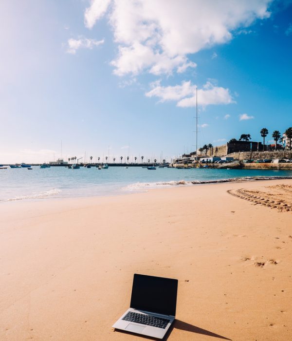 Общий, ноутбук, ноутбук, на, солнечном, пустынном, песчаном, пляже, заднем плане, рай.
